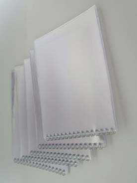 Illustration de CLASSEUR DE MARCHE : 5 feuillets transparents avec reliure spirale (19 x 14.5 cm)