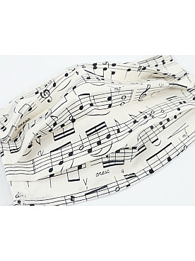 Illustration de MASQUE en tissu coton imprimé partition 2 couches de tissu, réglable au niveau du nez, avec élastiques souples, blanc impression noire, fabriqué en UE 100% coton